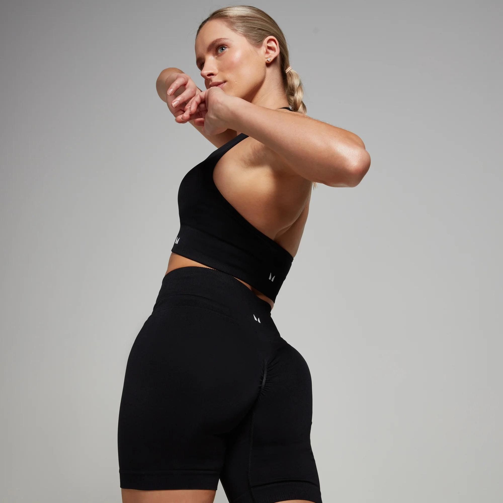 MP Women's Tempo Seamless Scrunch Shorts - Black - XL Image 1